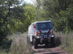 Car 2 piloted by Teruhito Sugawara and Hiroyuki Sugiura.