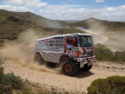 Car 2 piloted by Teruhito Sugawara and Hiroyuki Sugiura.