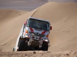 Car 2 piloted by Teruhito Sugawara and Hiroyuki Sugiura.