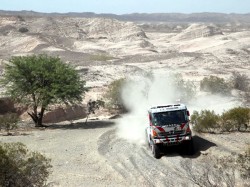 Car 1 piloted by the Yoshimasa Sugawara/Katsumi Hamura crew 
