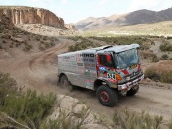 Car 1 piloted by Yoshimasa Sugawara, Yoko Wakabayashi, and Katsumi Hamura.