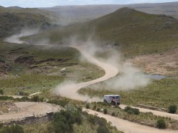 Car 1 piloted by Yoshimasa Sugawara, Yoko Wakabayashi, and Katsumi Hamura.