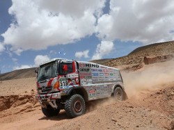 Car 2, crewed by Teruhito Sugawara and Hiroyuki Sugiura 