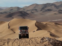 Car 1 piloted by Yoshimasa Sugawara, Yoko Wakabayashi, and Katsumi Hamura.