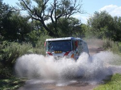Car 1 piloted by Yoshimasa Sugawara, Yoko Wakabayashi, and Katsumi Hamura.