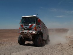 Car 2 piloted by Teruhito Sugawara and Hiroyuki Sugiura.