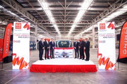 The New Euro 5 LCV 4-Wheeler. From Left to Right: Chan Ing Chyi, Ahmad Yasmin Yahya, Hiroshi Takahashi, Hiroshi Yamaguchi, Sasli Sulaiman, Ahmad Redzwan.