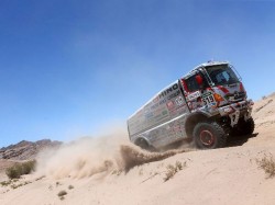 Car 2 crewed by Teruhito Sugawara and Hiroyuki Sugiura 