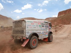 Car 2 piloted by Teruhito Sugawara and Hiroyuki Sugiura.