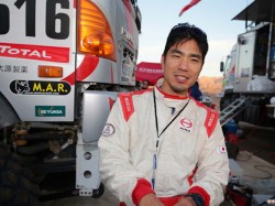 Hiroyuki Sugiura reports on the truck’s condition. 