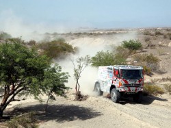 Car 2 piloted by the Teruhito Sugawara/Hiroyuki Sugiura crew 