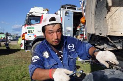 Hironaga Hayashi takes extra care in retightening suspension components. 
