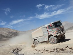 Car 1 piloted by Yoshimasa Sugawara, Yoko Wakabayashi, and Katsumi Hamura.