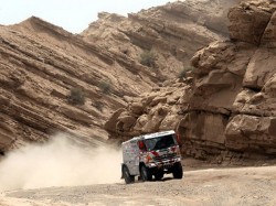 Car 2 piloted by the Teruhito Sugawara/Hiroyuki Sugiura crew