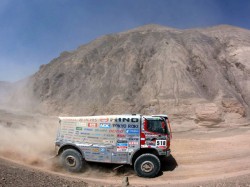Car 2 piloted by the Teruhito Sugawara/Hiroyuki Sugiura crew 