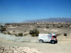 Car 2 piloted by the Teruhito Sugawara/Hiroyuki Sugiura crew 